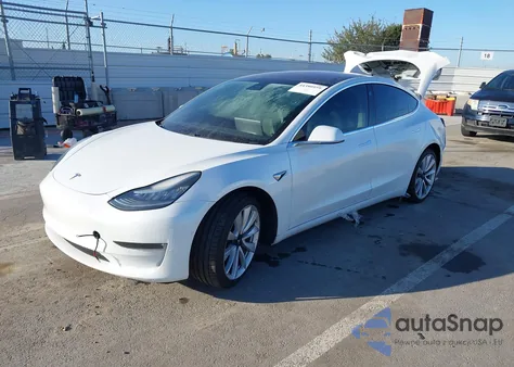 2018 Tesla Model 3 Long Range/Performance z USA, uszkodzony, nr VIN 5YJ3E1EB6JF185379